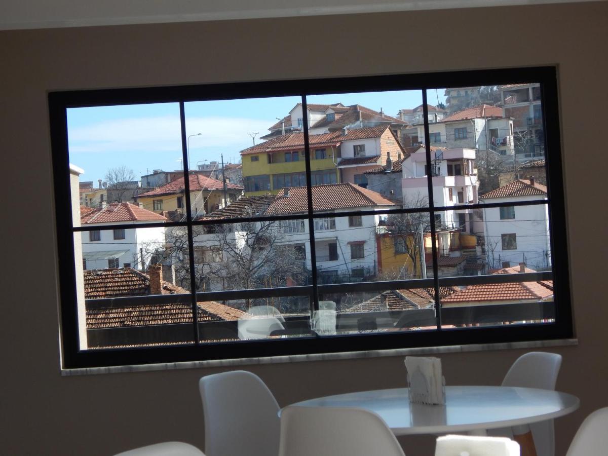 Ora Apartament Pogradec Esterno foto