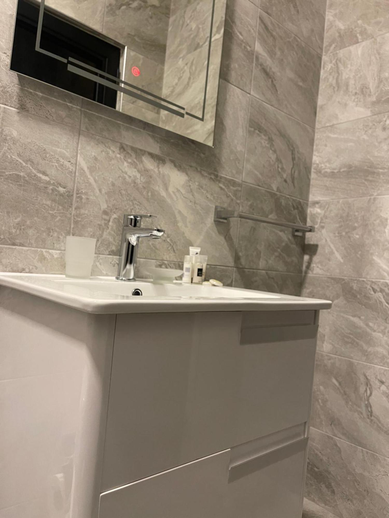Ora Apartament Pogradec Esterno foto