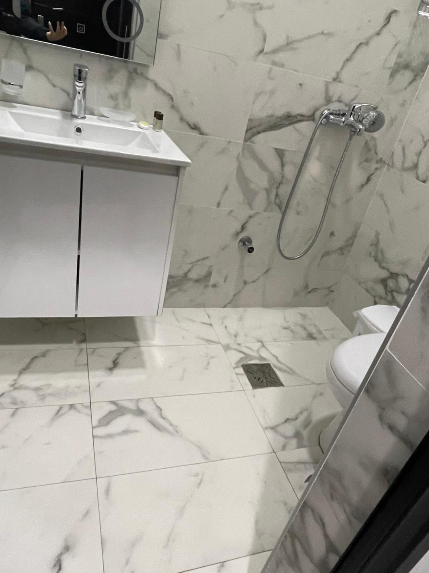Ora Apartament Pogradec Esterno foto