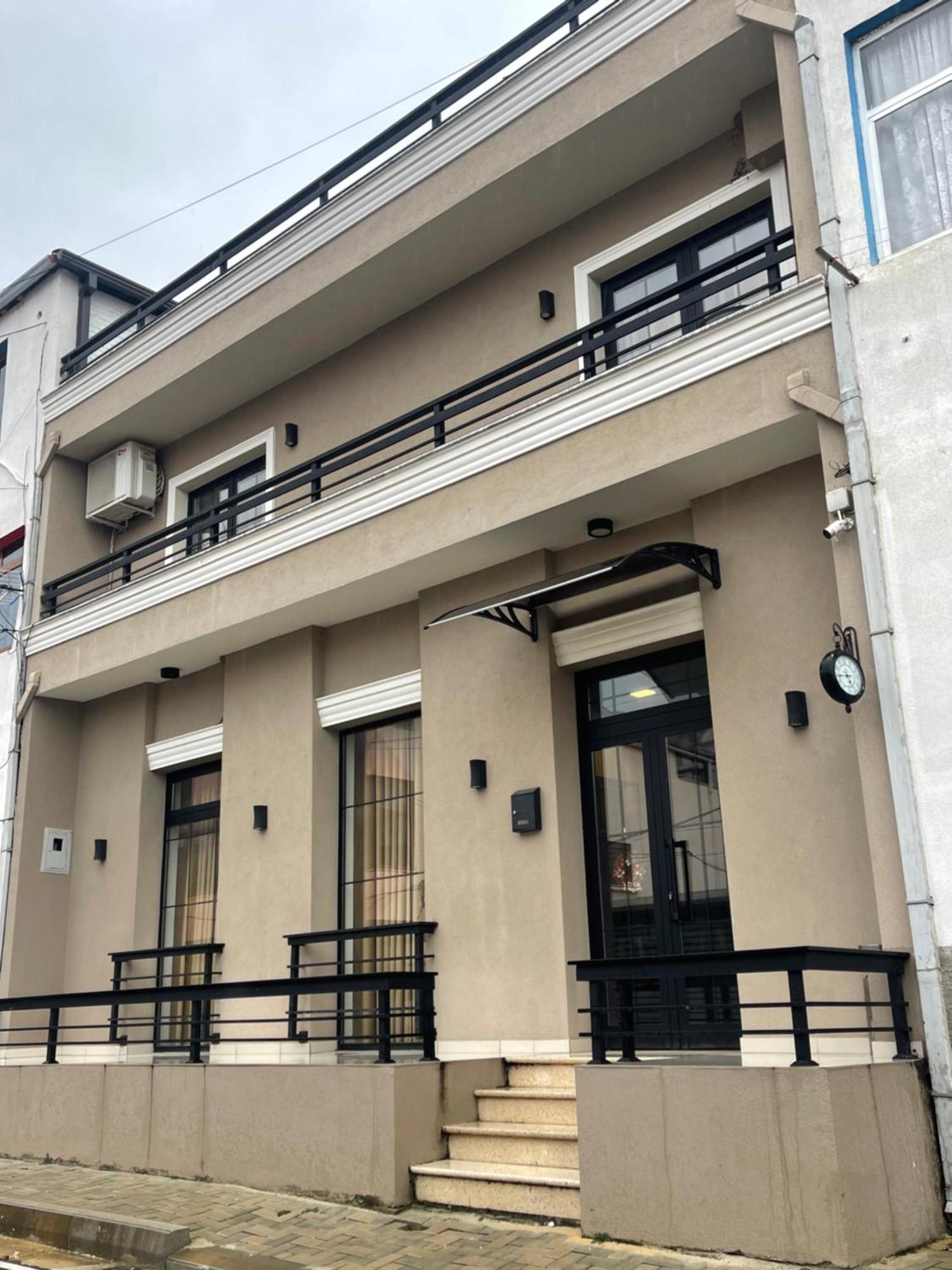 Ora Apartament Pogradec Esterno foto
