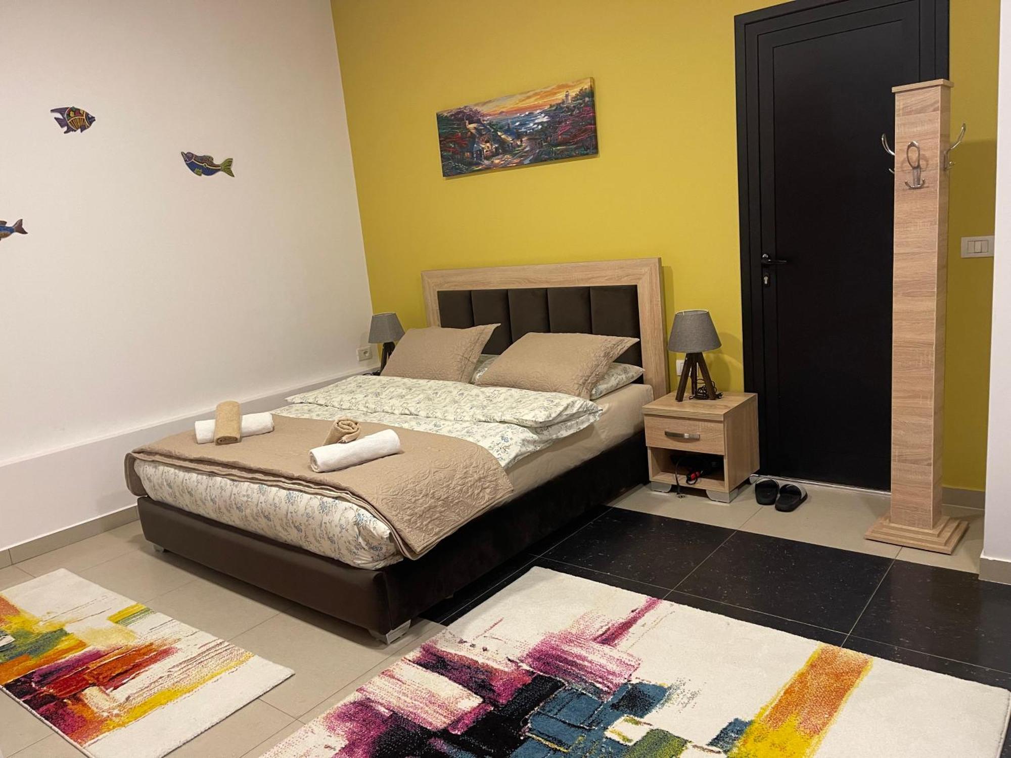 Ora Apartament Pogradec Esterno foto