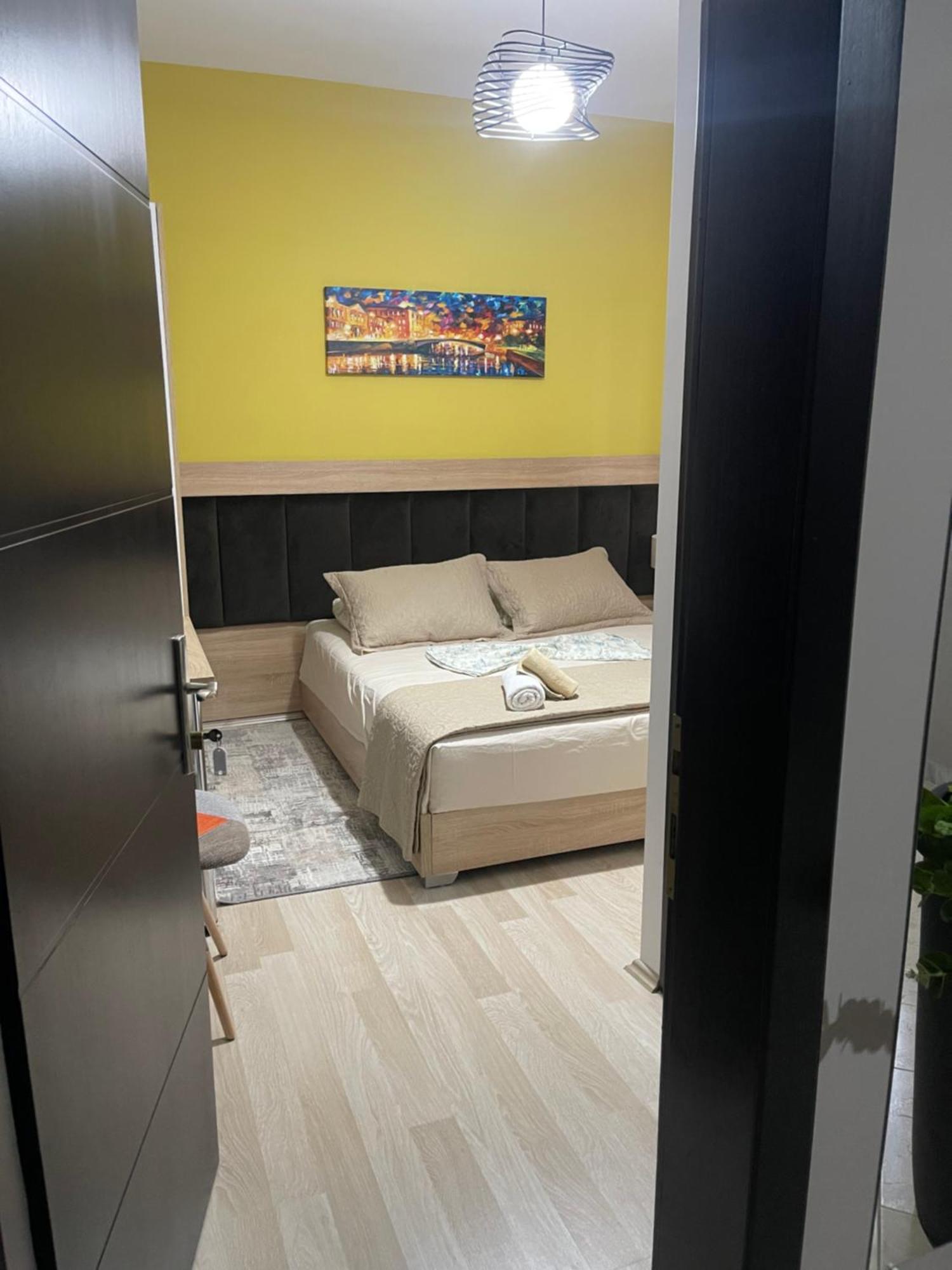 Ora Apartament Pogradec Esterno foto