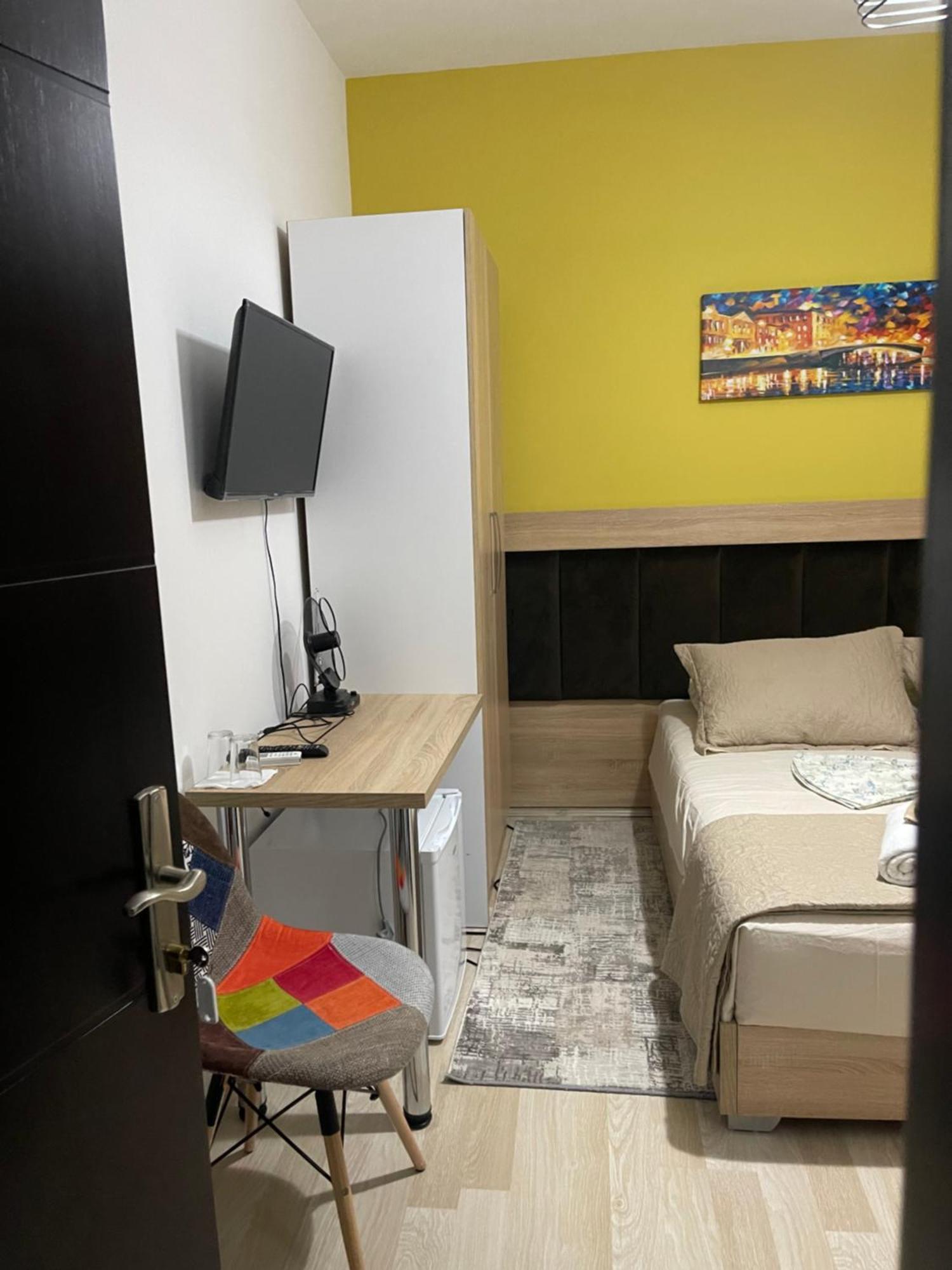 Ora Apartament Pogradec Esterno foto