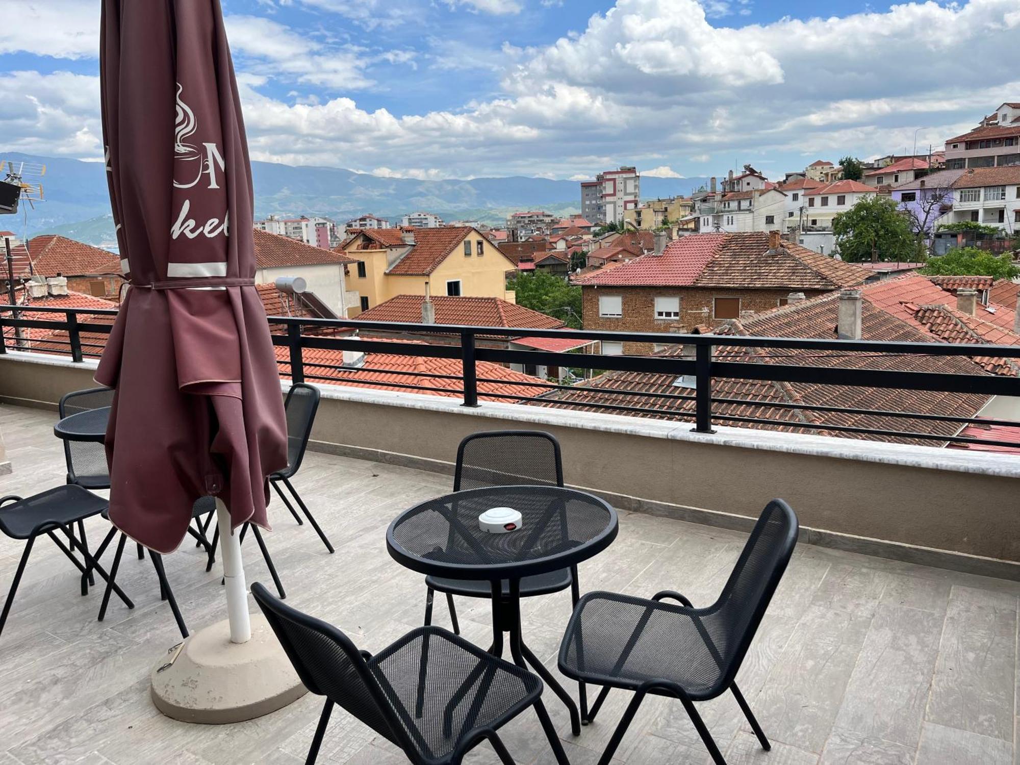Ora Apartament Pogradec Esterno foto